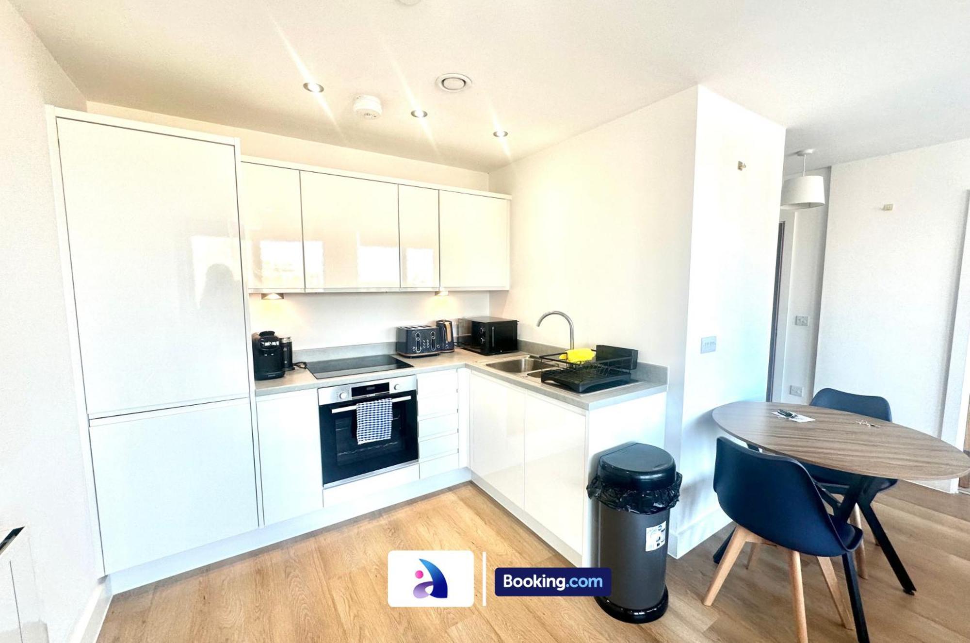 Modern By Avalora Short Lets & Serviced Old Trafford With Free Parking, Mcr Stadium - Ua92 *
